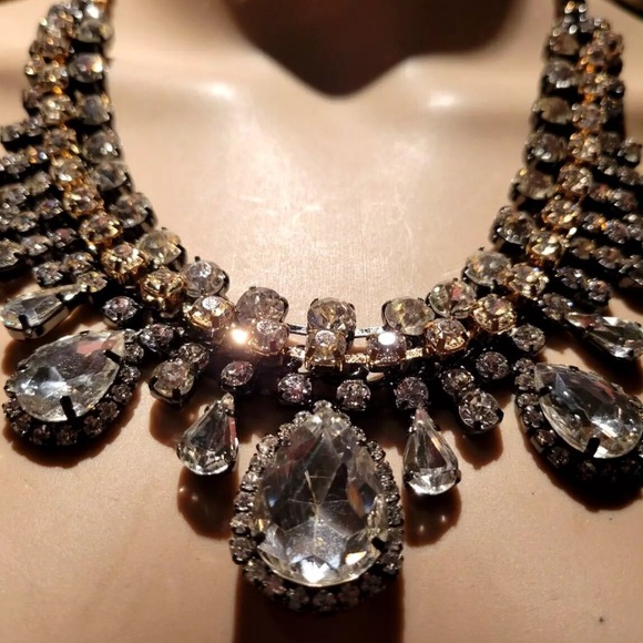 Diamanté Designer Oval Pendant Crystal Choker - Picture 4 of 5